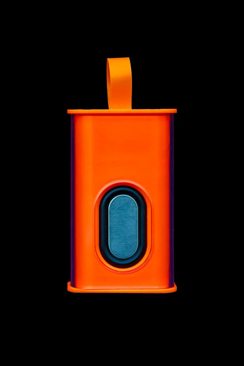 اسباب بازی فناوری دیجیتال رنگارنگ و متصل به فناوری مدرن.